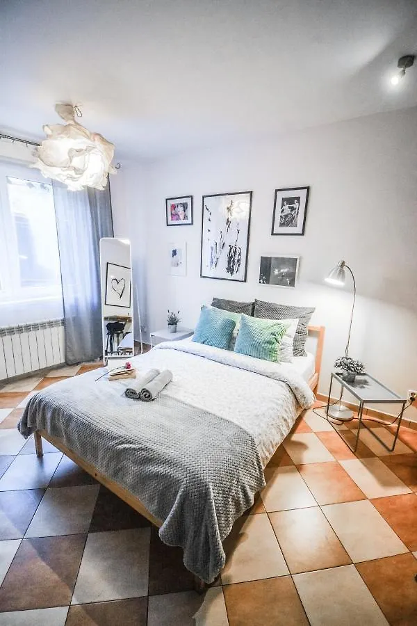 Lion Apartments - Your Own Apartment In Cracow contacts